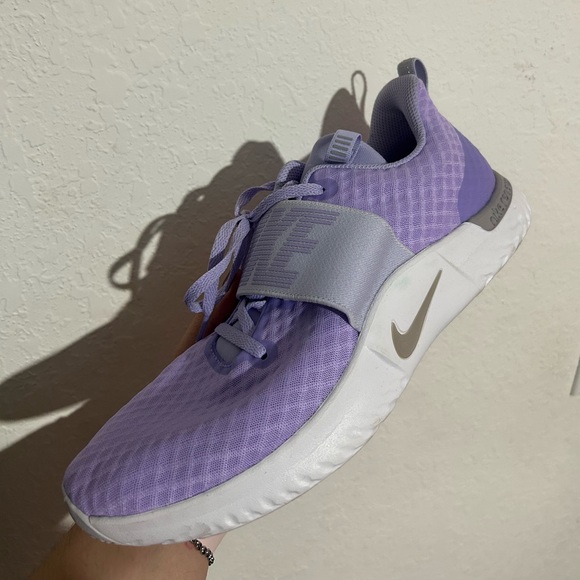 Light purple Nike’s - Picture 2 of 2